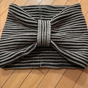 KATE SPADE WOMENS INFINITY SCARF BLACK & GREY